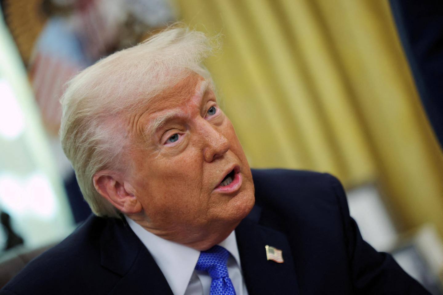 Donald Trump annonce des droits de douane de 25 % contre tout pays achetant du pétrole et du gaz vénézuélien