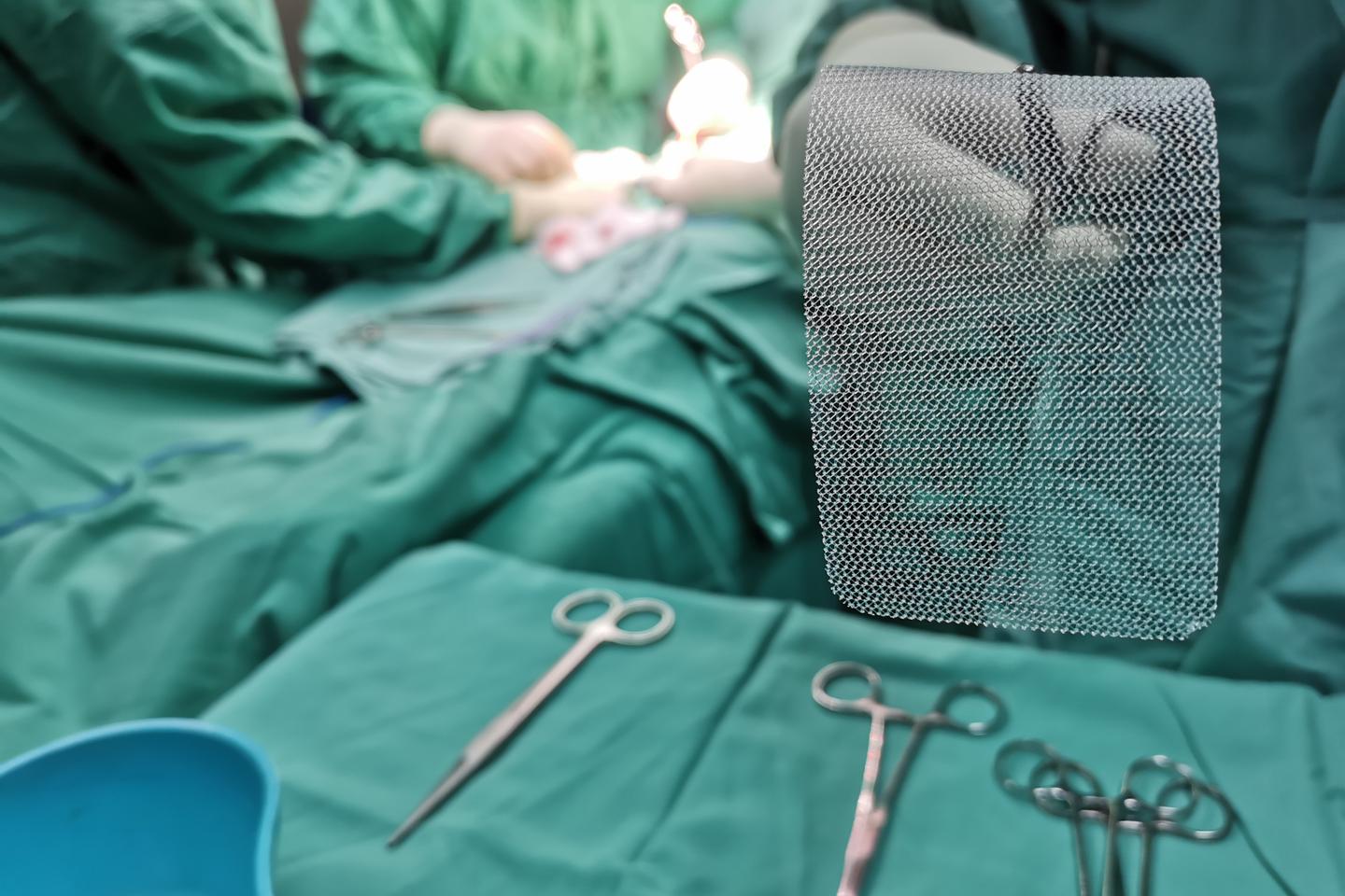 Les implants pour hernie sous surveillance renforcée