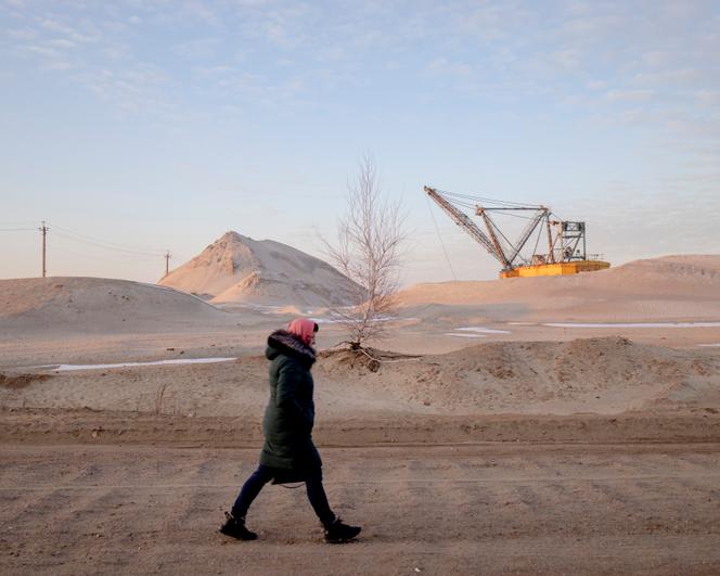 Le long d’une carrière d’extraction de titane, dans la région de Jytomyr (Ukraine), le 26 février 2025.