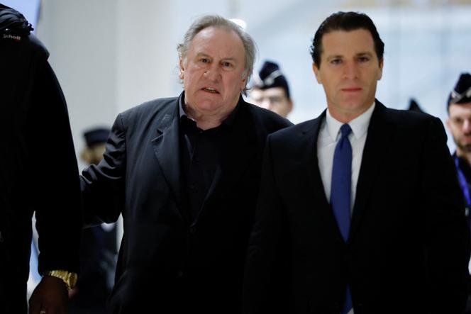 Gérard Depardieu et son avocat, Jérémie Assous, au tribunal judiciaire de Paris, le 26 mars 2025.