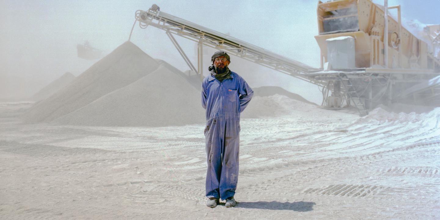 A Oman, Valentin Valette photographie ces invisibles à l’œuvre dans les interstices du  miracle  économique