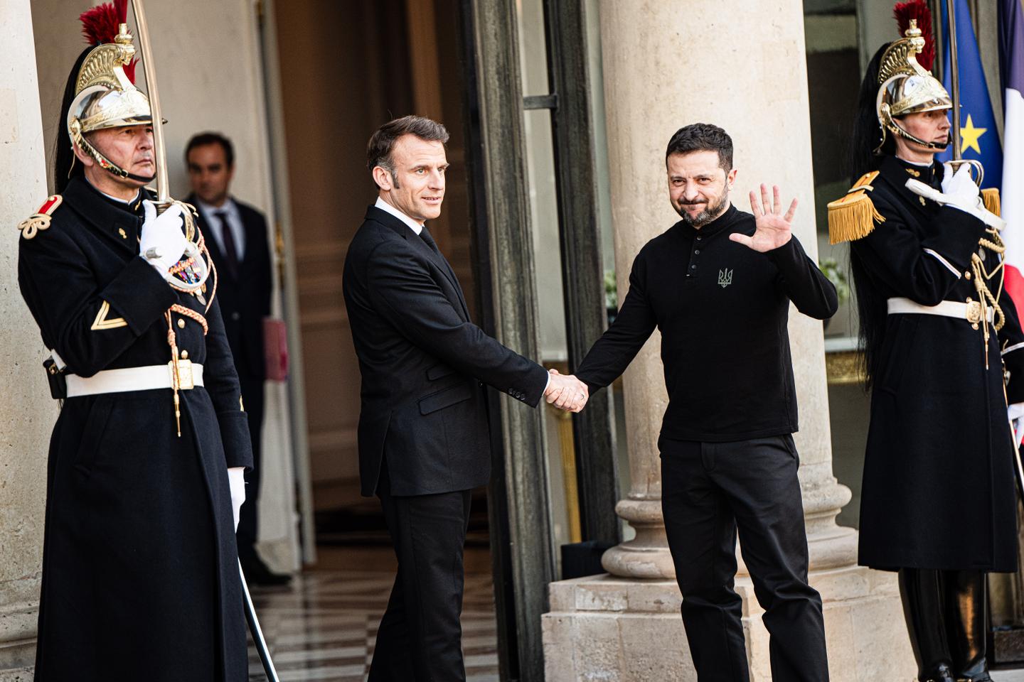 Macron pledges €2 billion in military aid to Ukraine