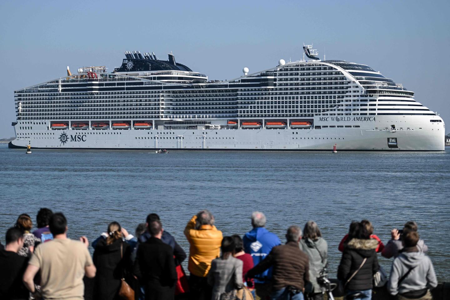 Le MSC « World-America », un mégapaquebot pouvant accueillir plus de 8 000 personnes,...