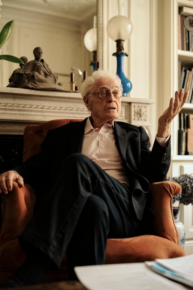 Lionel Jospin, dans son appartement, à Paris, le 14 juin 2024.