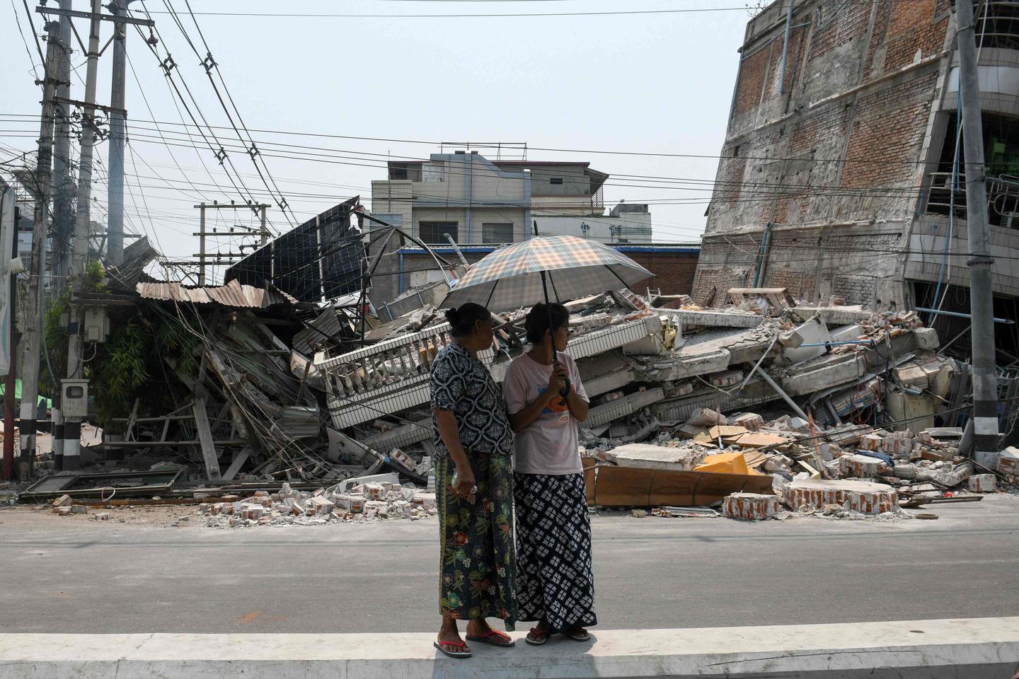 Fear of aftershocks and overwhelmed emergency services after Myanmar earthquake