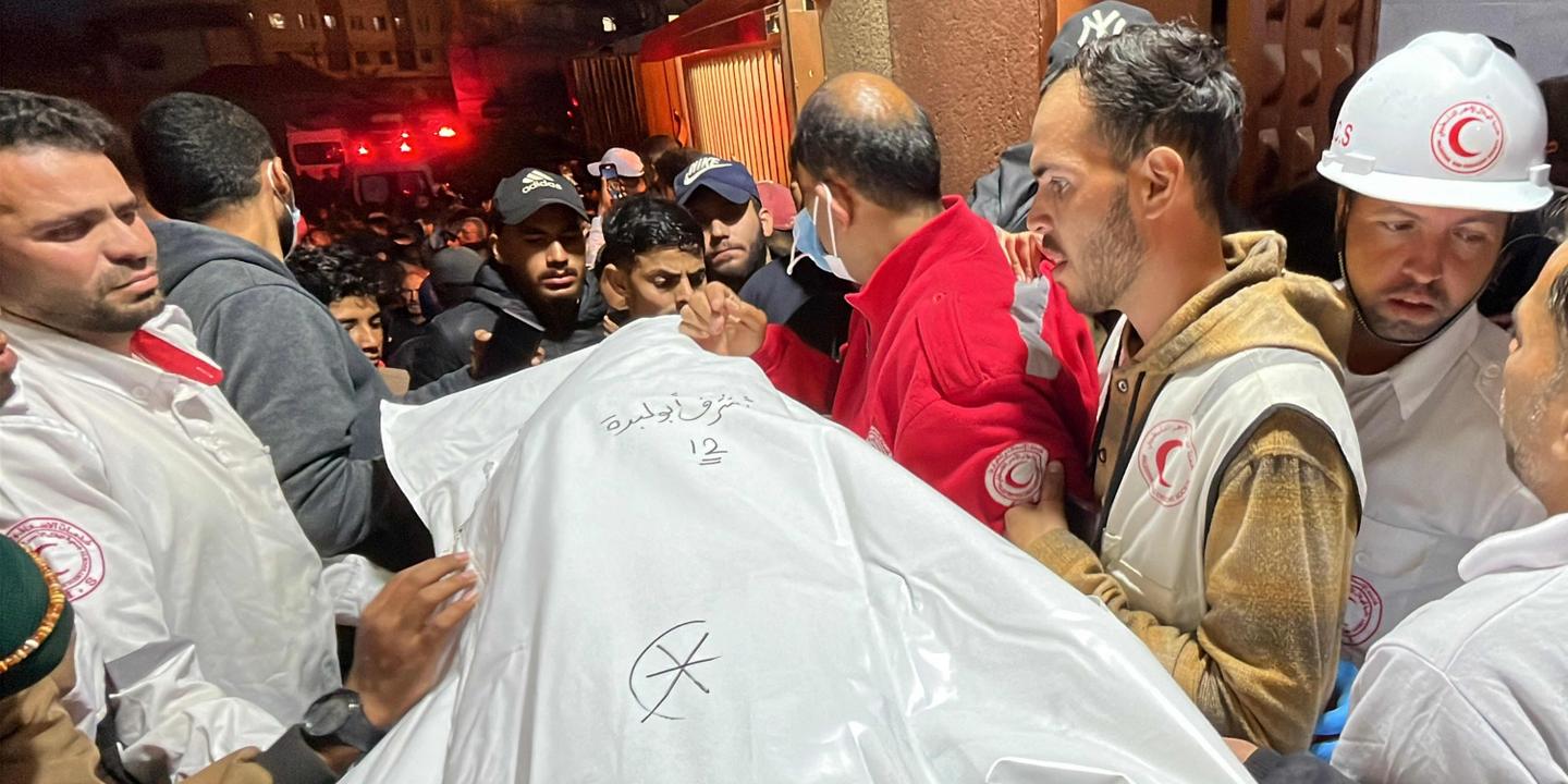 En direct, guerre à Gaza : le Croissant-Rouge dit avoir retrouvé 15 secouristes tués après des tirs israéliens sur des ambulances