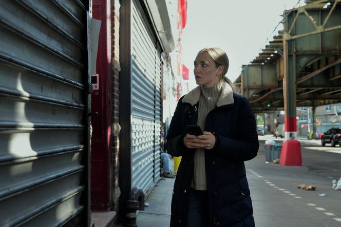 Mickey Fitzpatrick (Amanda Seyfried) dans la série « La Rivière des disparues », créée par Nikki Toscano et Liz Moore.