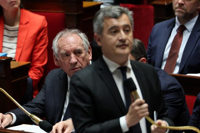 François Bayrou et Gérald Darmanin, à l’Assemblée nationale, le 1ᵉʳ avril.