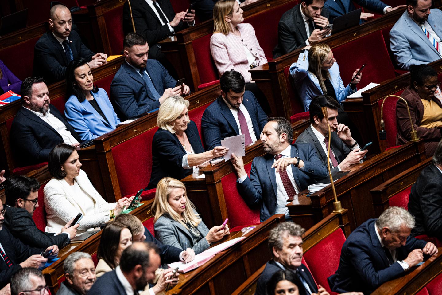 After her conviction, Marine Le Pen plays the money card