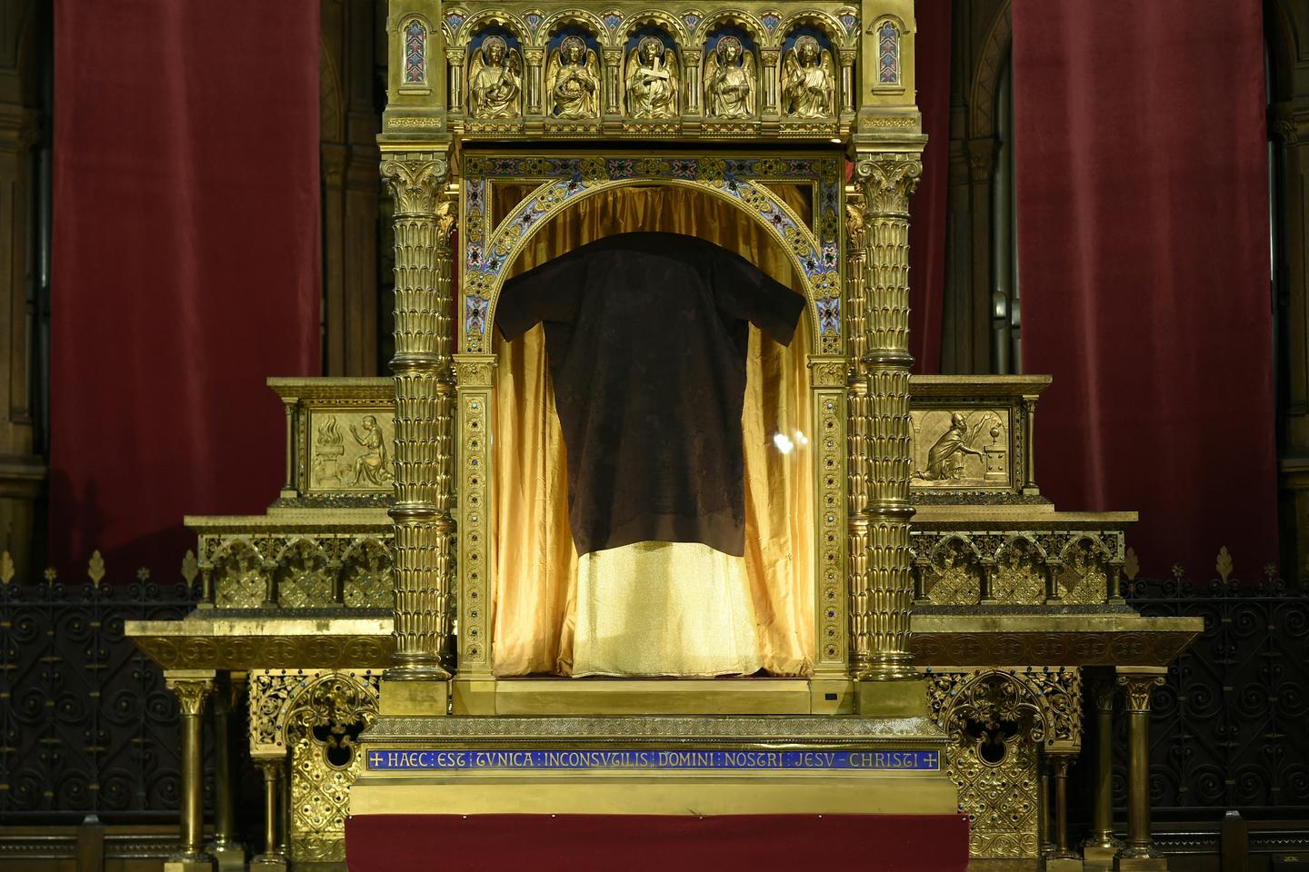 « Les reliques de Jésus permettent au catholicisme d’affirmer un ancrage dans des territoires où il est minoritaire »