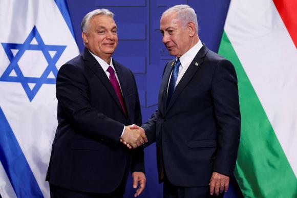 Le premier ministre israélien, Benyamin Nétanyahou, et le premier ministre hongrois, Viktor Orban, à Budapest, le 3 avril 2025.