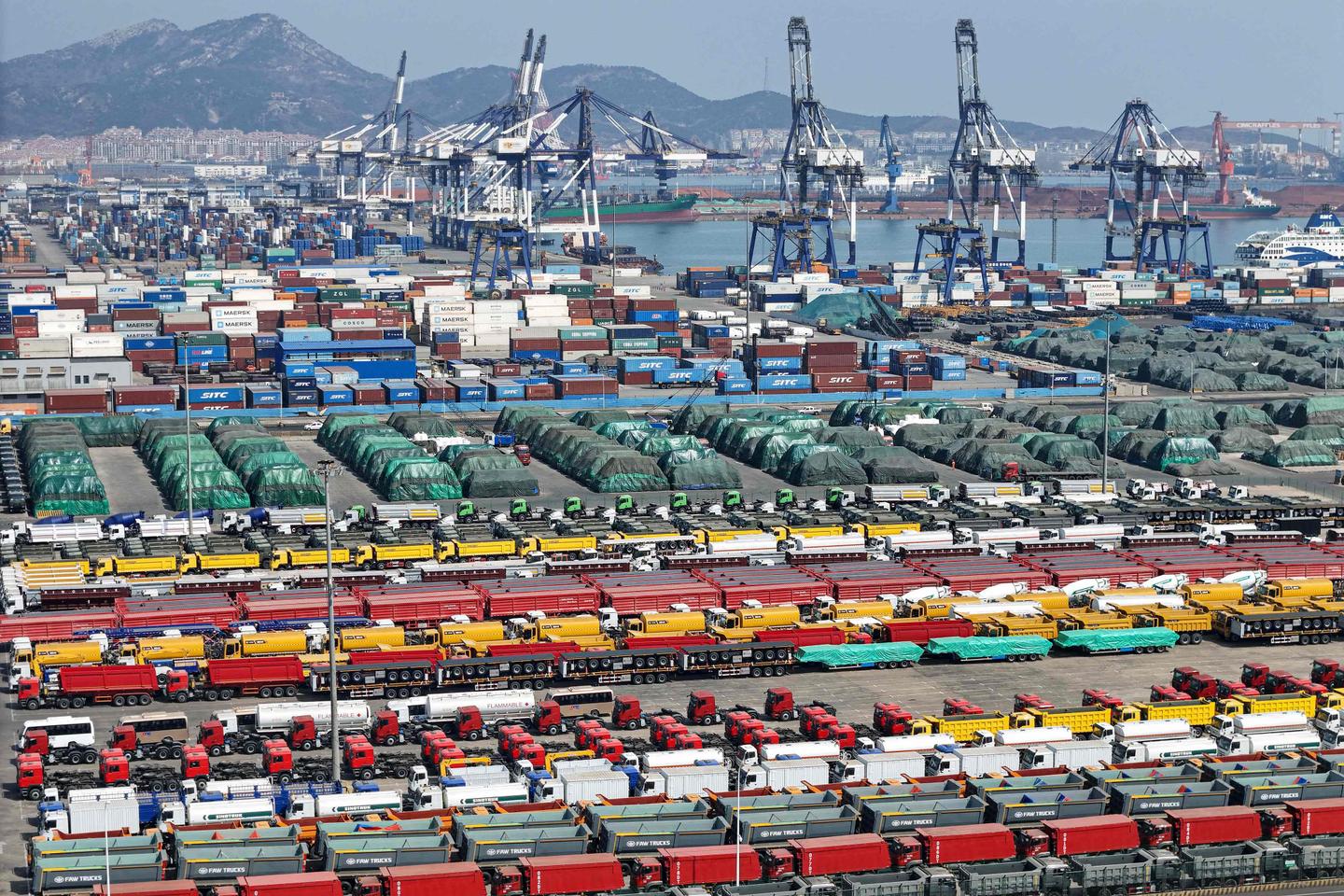 Tariffs: China's export machine in shock from Donald Trump's announcements