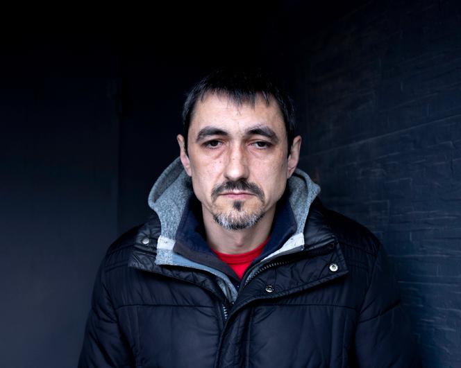 Oleksiy Sivak, 41 ans, ex-prisonnier détenu par les forces russes à Kherson en 2022, à Mykolaïv, en Ukraine, le 3 mars 2025.