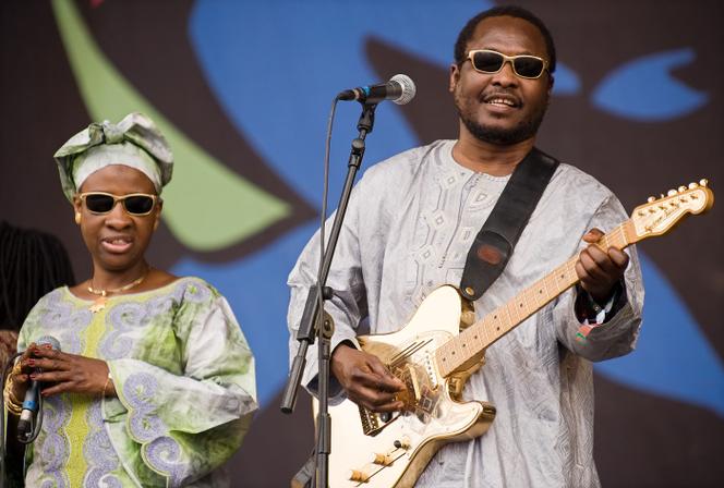 Amadou Bagayoko, guitariste du duo Amadou et Mariam, au festival de Glastonbury (Royaume-Uni), le 28 juin 2009.