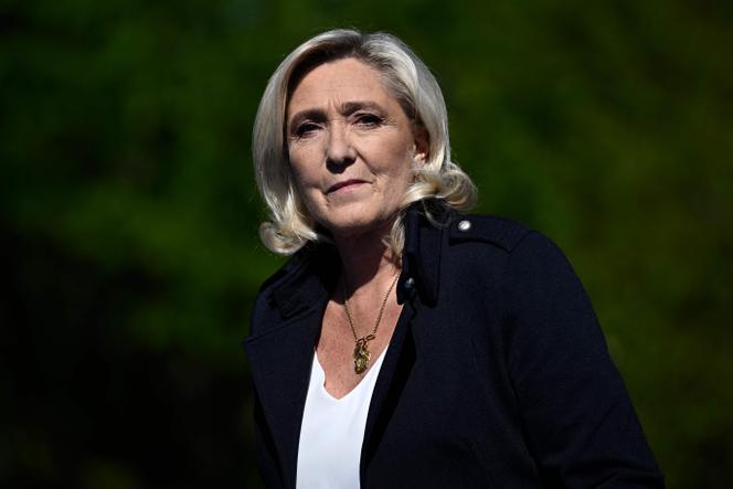 Marine Le Pen at the gathering of support after his conviction for embezzlement of public funds in the case of parliamentary assistants of MEPs, in Paris, on April 6, 2025.