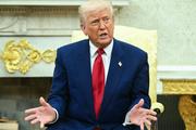 Donald Trump dans le bureau Ovale de la Maison Blanche, le 7 avril 2025.