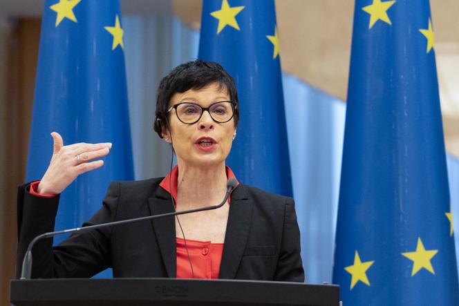 La commissaire européenne chargée de l’élargissement, Marta Kos, lors d’une visite officielle au siège de la présidence moldave, à Chisinau, le 4 février 2025.