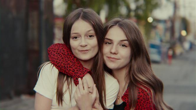 Sophie Fergi et Piper Rockelle dans la série documentaire « Mauvaise influence. Les dérives du kidfluencing », de Jenna Rosher et Kief Davidson.