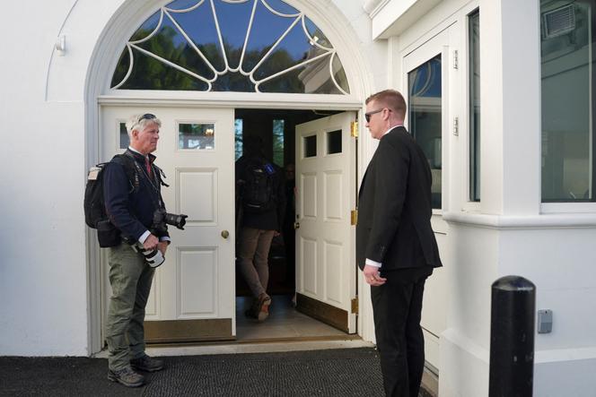 Le photographe d’AP Alex Brandon se voit refuser l’accès à la salle de presse de la Maison Blanche, à Washington, Etats-Unis, le 8 avril 2025.
