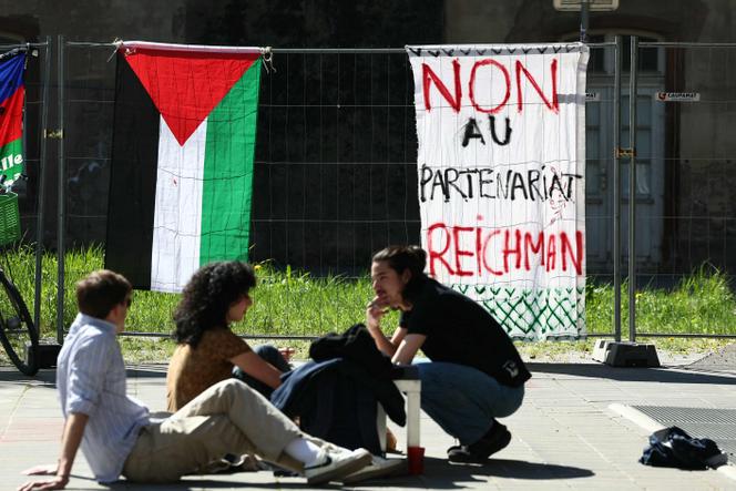 Des étudiants de l’université de Strasbourg protestent contre le partenariat signé entre leur établissement et l’université Reichman de Herzliya (Israël), le 9 avril 2025.