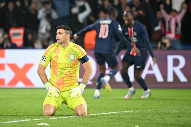كانت إميليانو مارتينيز بارعة من الاستفزازات ضد الجمهور الفرنسي ، وكانت هيا خلال المباراة بأكملها من قبل Parc des Princes. على الرغم من بعض المحطات الجميلة ، تعرض حارس مرمى الأرجنتيني للضرب على الأهداف الباريسية الثلاثة.