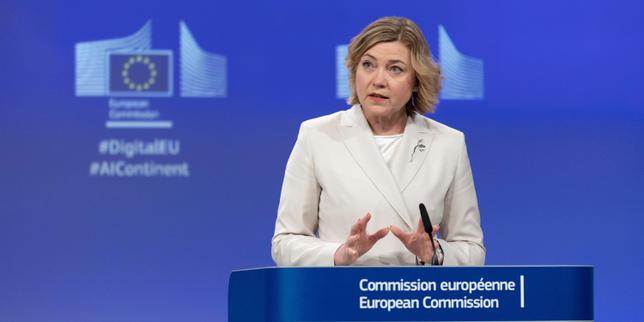 EU presses Apple, Google and others to act against online scams