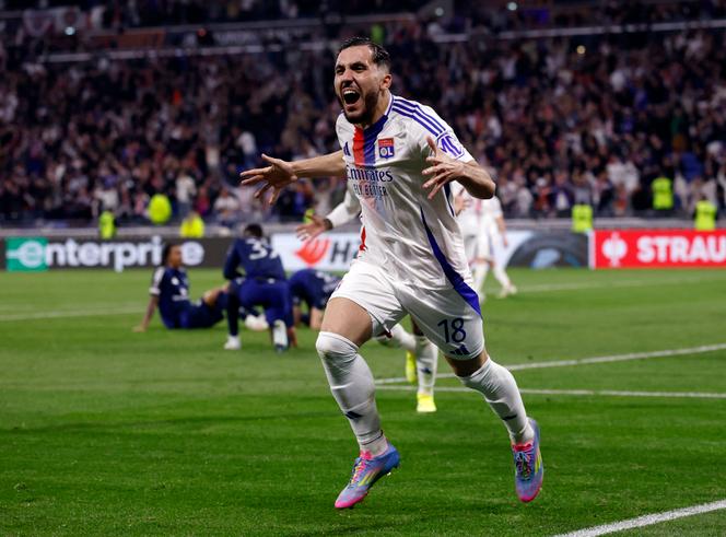 رايان تشيركي تعادل OL في الثواني الأخيرة من ربع دوري أوروبا -في النهاية ضد مانشستر يونايتد ، 10 أبريل 2025.