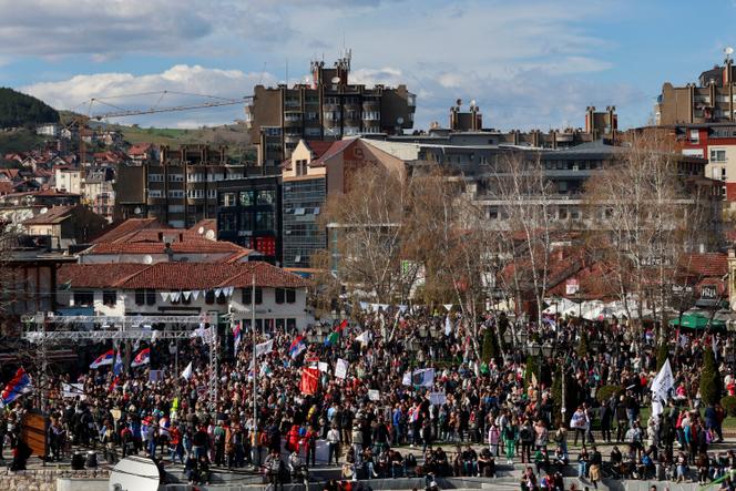 Manifestation à Novi Pazar (Serbie), le 12 avril 2025.
