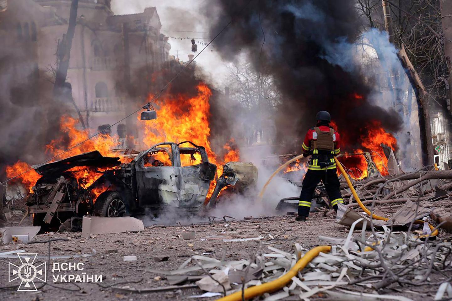 War in Ukraine: Russian missile strike on Sumy kills at least 21