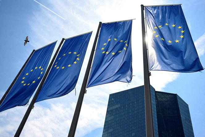 Devant la Banque centrale européenne, à Francfort (Allemagne), le 18 juillet 2024.