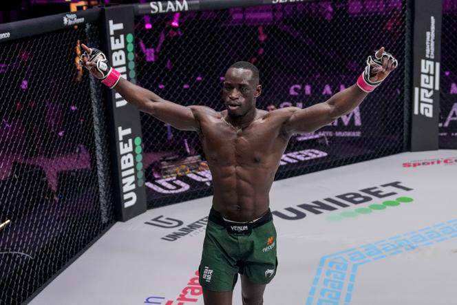 Modibo Diakité vainqueur du combat contre le Néerlandais Samuel Hovsepyan, à l’ARES 29, la ligue française de MMA, à l’Adidas Arena, le 14 février 2025, à Paris. 
