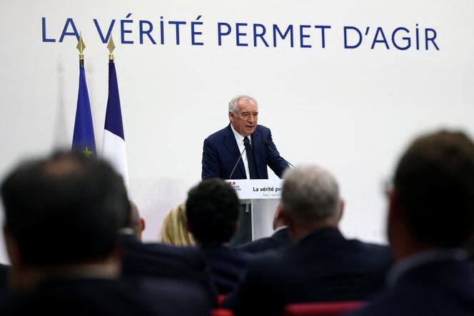 Le premier ministre, François Bayrou, lors d’une conférence sur les priorités en matière de finances publiques, à Paris, le 15 avril 2025.