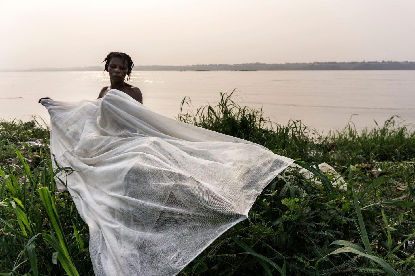 At least 143 dead in DR Congo boat fire