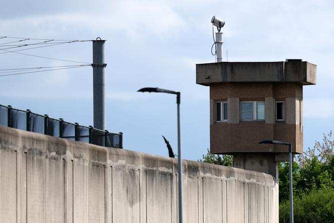 Torre de vigia da prisão de Villepinte, em Seine-Saint-Denis, 15 de abril de 2025.