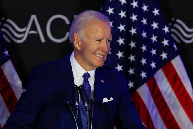 L’ancien président américain Joe Biden lors d’une conférence à Chicago, aux Etats-Unis, le 15 avril 2025.