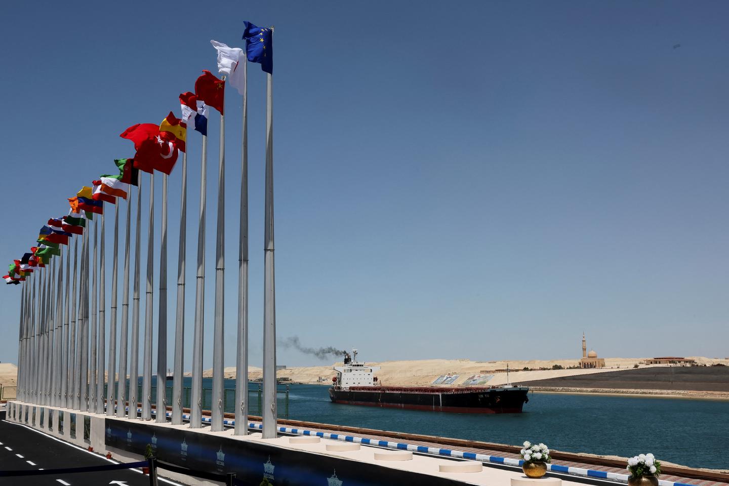 Donald Trump veut la gratuité des canaux de Panama et de Suez pour les navires américains
