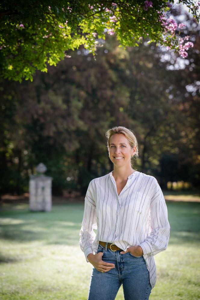 Laure Canu, la directrice de Château Grand Corbin, un grand cru classé de saint-émilion, et de Château Cantemerle, un grand domaine médocain, en avril 2025.