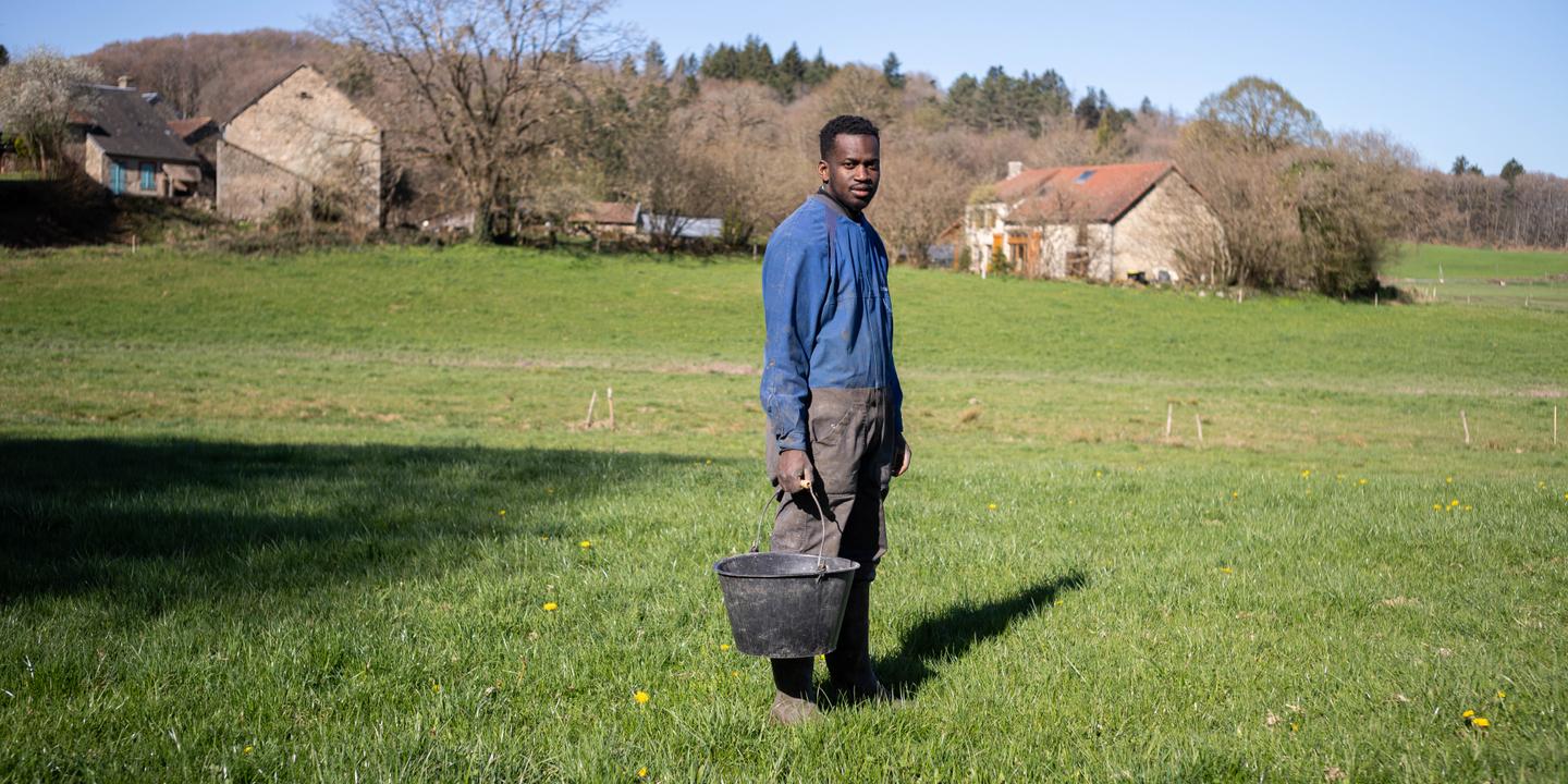 Dans la Creuse, la mobilisation pour régulariser un ouvrier agricole sans papiers, emblématique du manque de main-d’œuvre