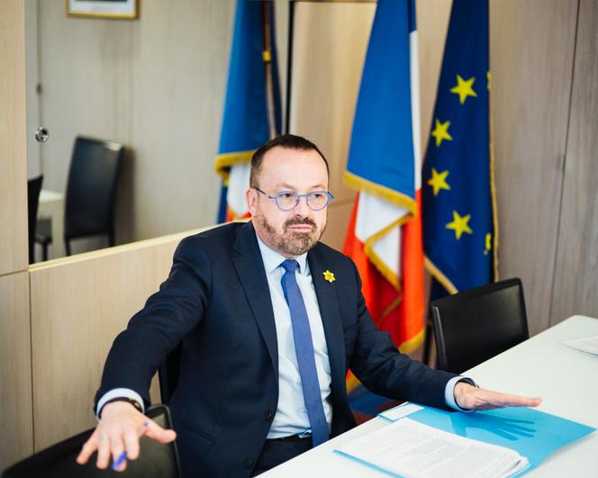Le ministre de la santé, Yannick Neuder, à Paris, le 11 mars 2025.