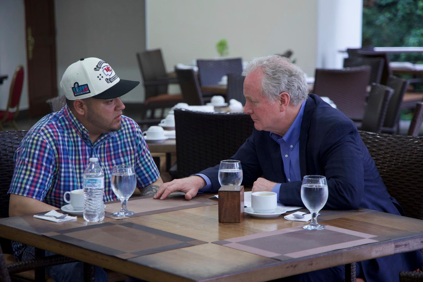 US senator meets wrongfully deported migrant in El Salvador