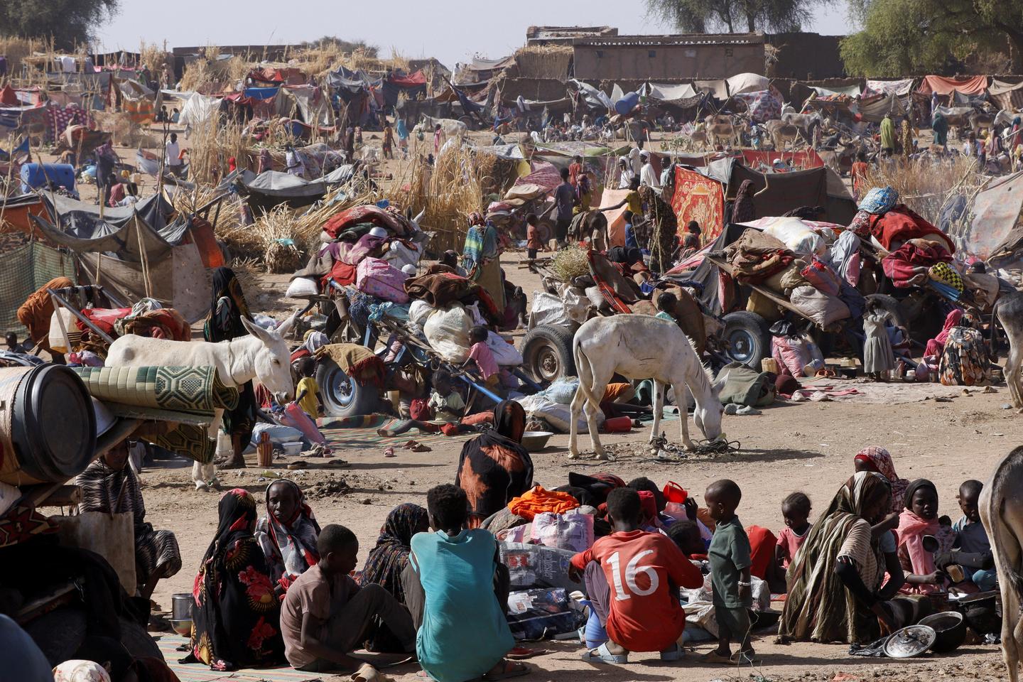 Paramilitary shelling kills over 30 in besieged Sudan city