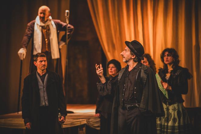 Edouard Baer interprète Cyrano au Théâtre Antoine, à Paris, en avril 2025.