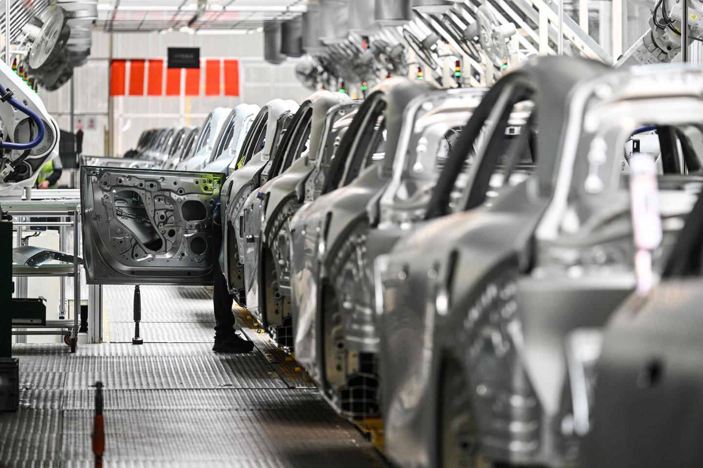 How China dominates the automotive industry, leading Western manufacturers to imitate it