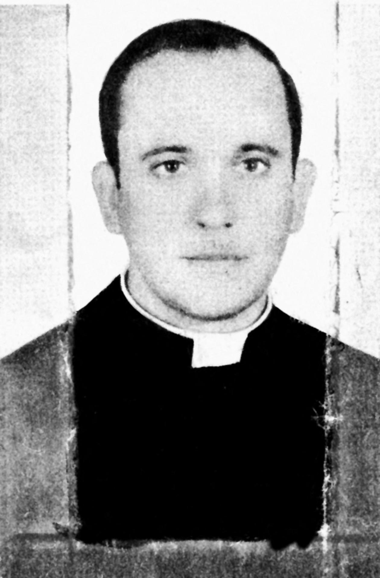 Le pape François, alors prêtre de l’époque Jorge Mario Bergoglio, en 1973. HO / AFP 
