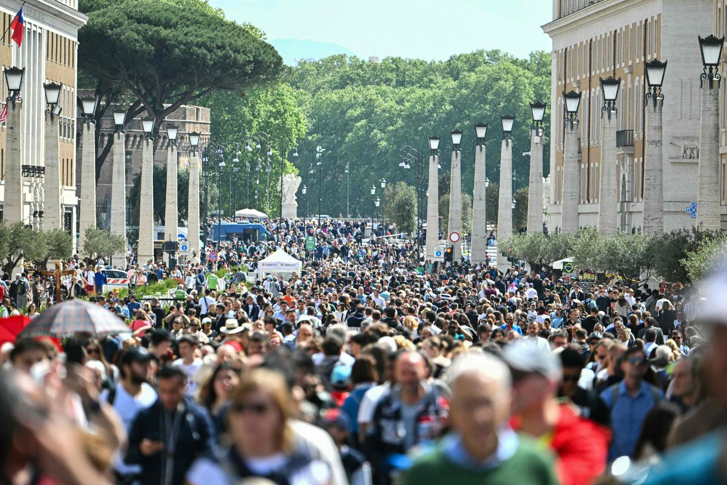 World reactions to death of Pope Francis