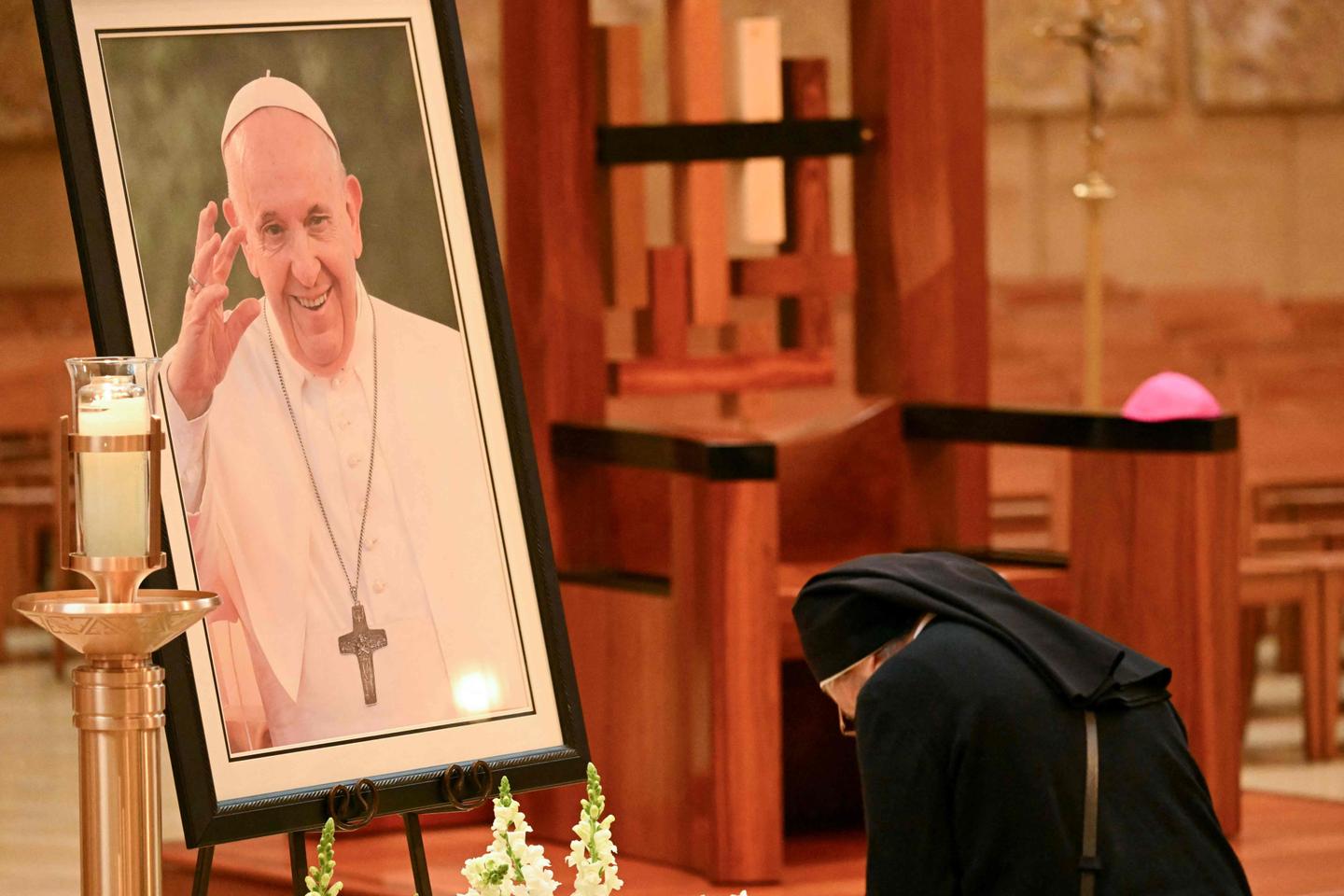 Pope asked for simple, unadorned tomb as the 'sunset' to his 'earthly life' approached