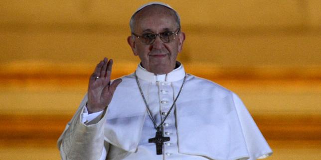 En 2013, le discours du cardinal Bergoglio qui fit de lui le pape François : « L’Eglise est appelée à aller vers les périphéries, géographiques, mais aussi existentielles »