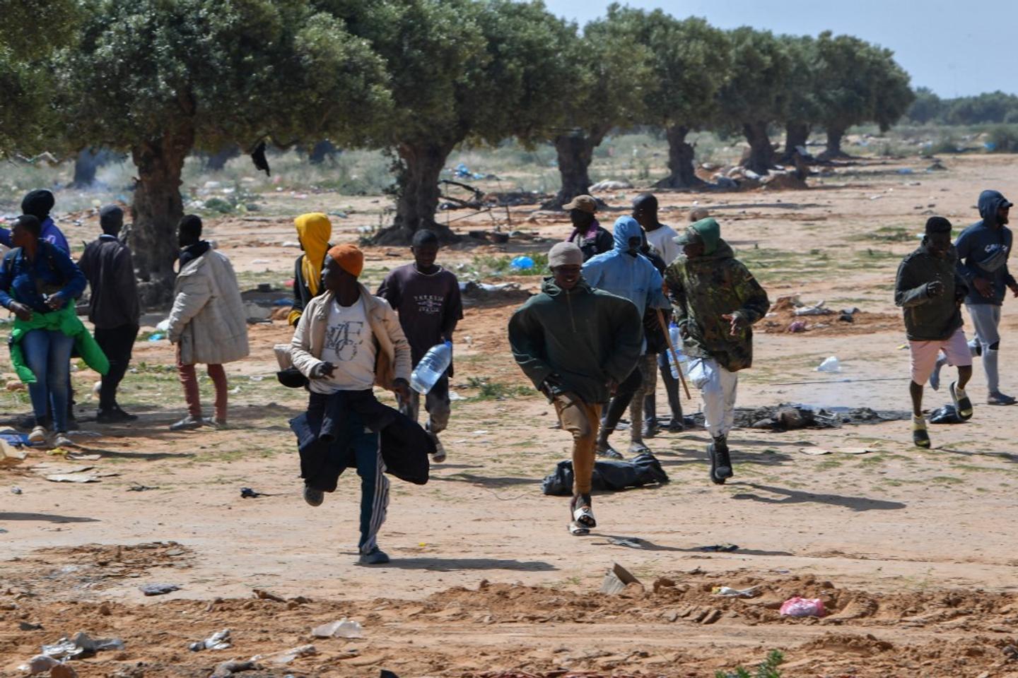 De Sfax à Salakta, une cohabitation délicate entre migrants et Tunisiens