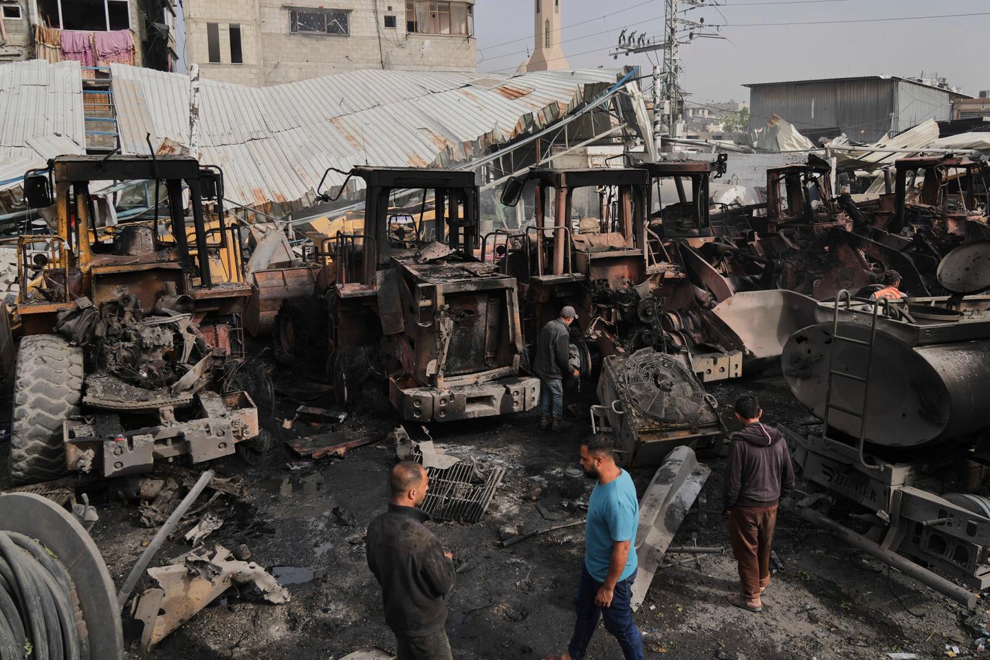 A Gaza, Israël détruit les bulldozers chargés de déblayer les décombres