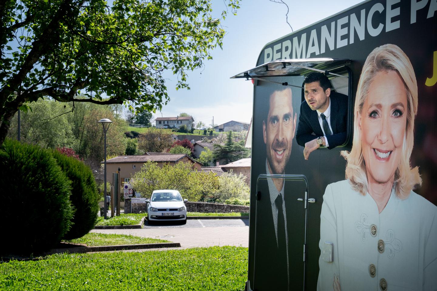 Des députés avec un camping-car en guise de permanence : « C’est pas plus cher qu’un bureau et c’est plus efficace »